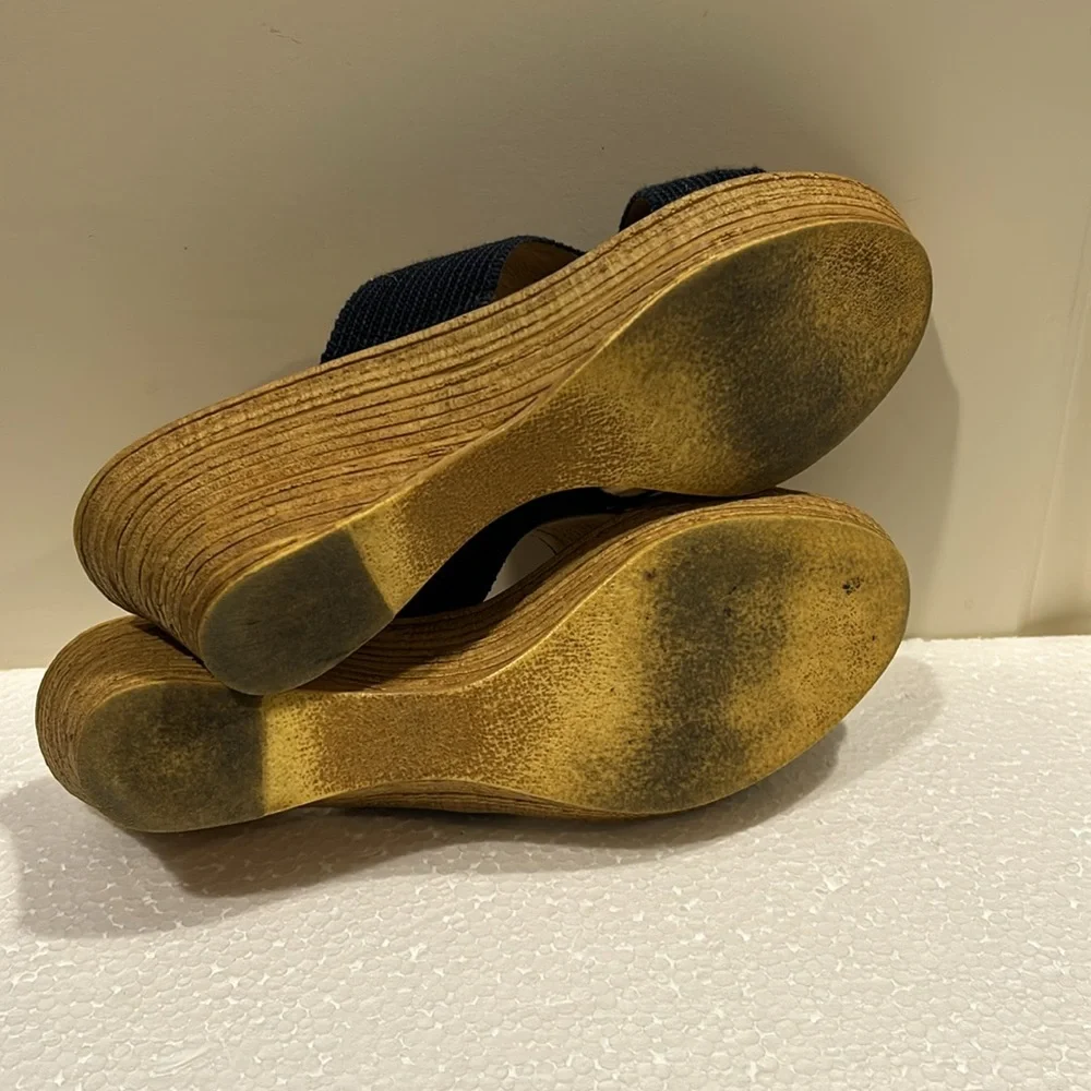 Italian Shoemakers wedge slip on crisscross Sandals made in Italy womens size 8